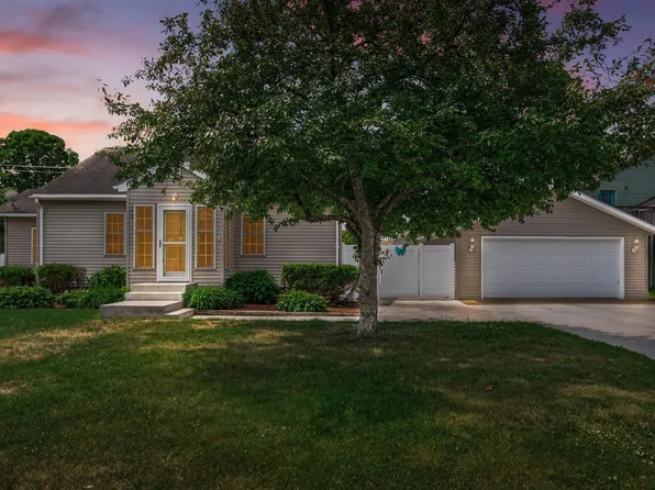 373 Locust St S, Prescott, WI 54021