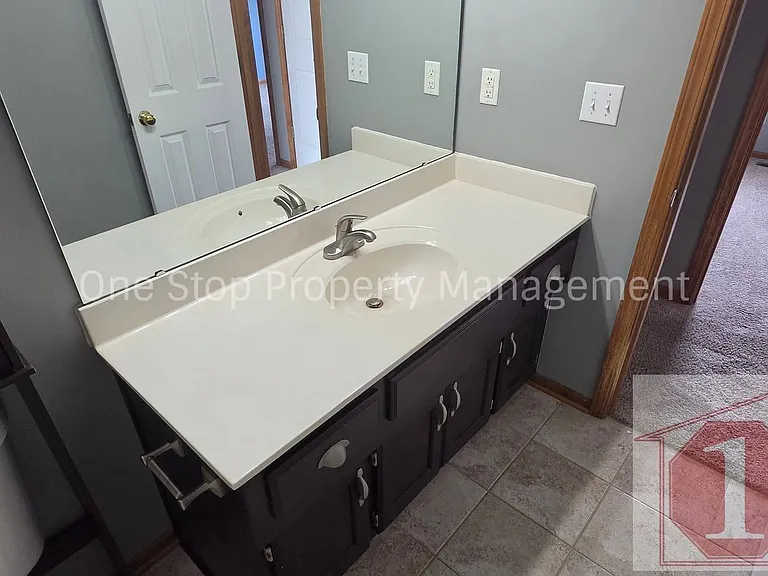 1317 S Huntington Dr — Photo 22
