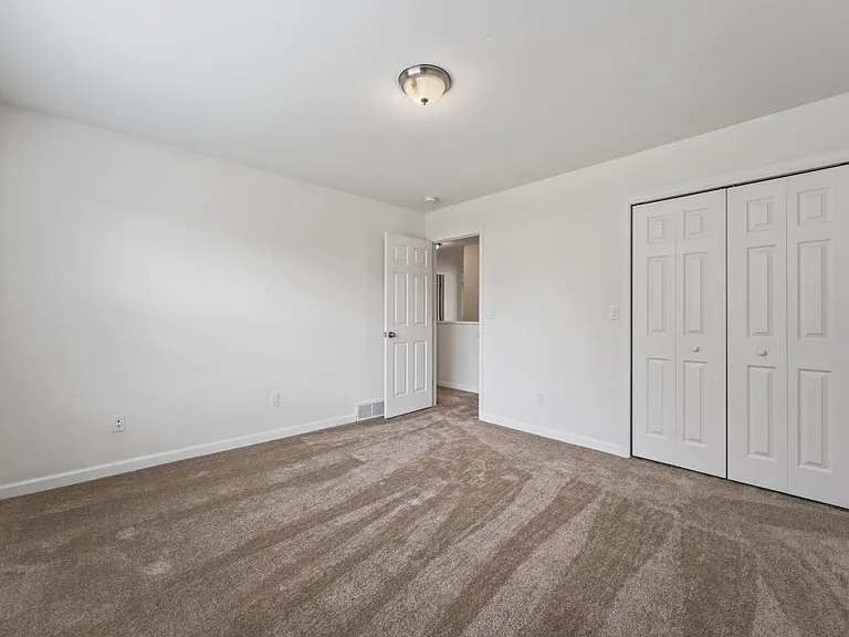 48 Plank Rd #B — Photo 2