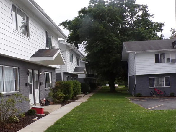 825 E Washington St #6, West Bend, WI 53095