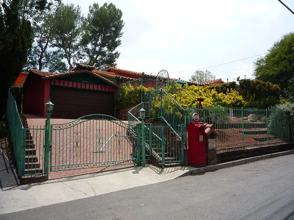 22942 Crespi St, Woodland Hills, CA 91364