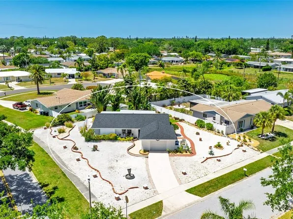 6628 Keystone Dr, Sarasota, FL 34231