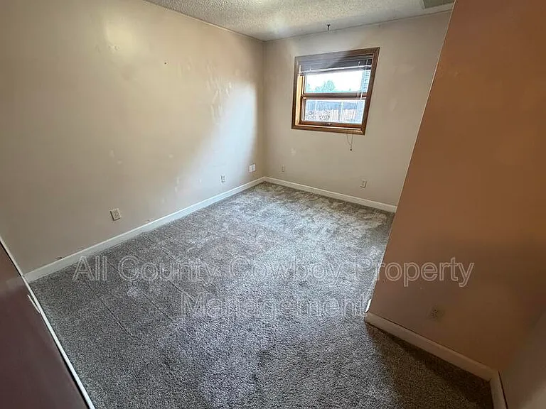 1463 N 17th St — Photo 12