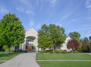 2384 Mission Hill Dr, Perrysburg, OH