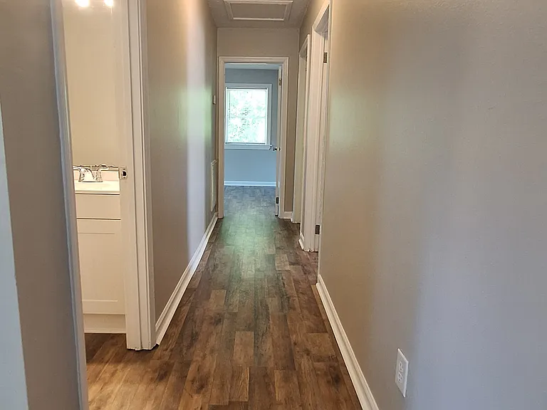 615 Martin St — Photo 10