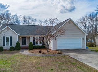 8220 Timberland Dr, West Paducah, KY 42086