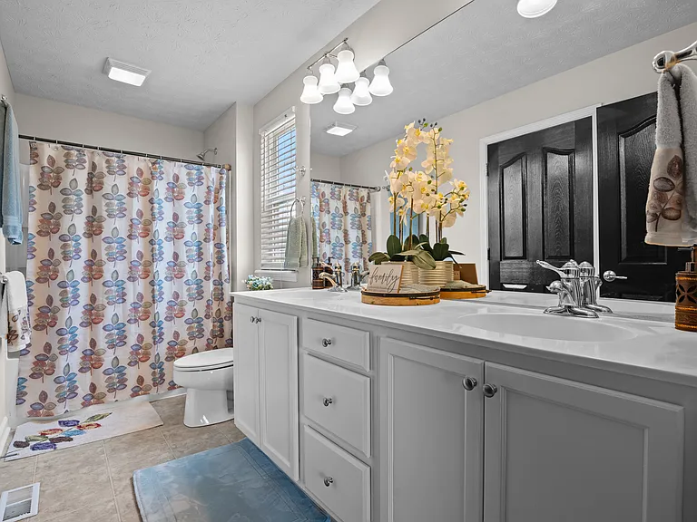 14047 Avalon Blvd — Photo 18