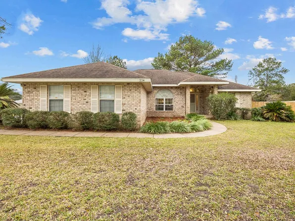 224 SW Woodcrest Dr, Lake City, FL 32024