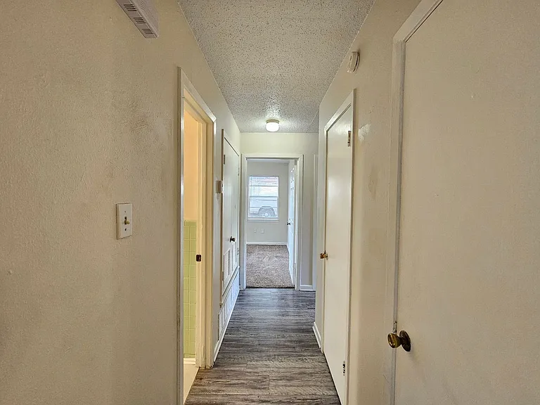 1504 S West S Young Dr — Photo 8