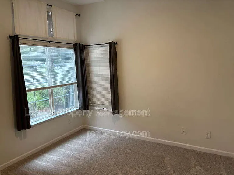 3031 Daggett Dr — Photo 14