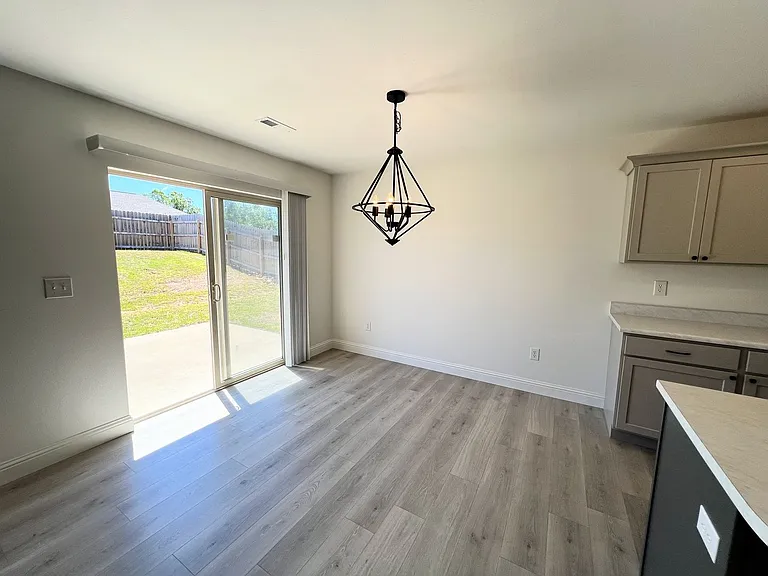 163 Zeigenbein St — Photo 4