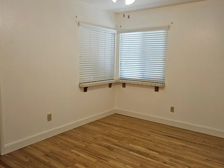 1610 Springwood Dr — Photo 9
