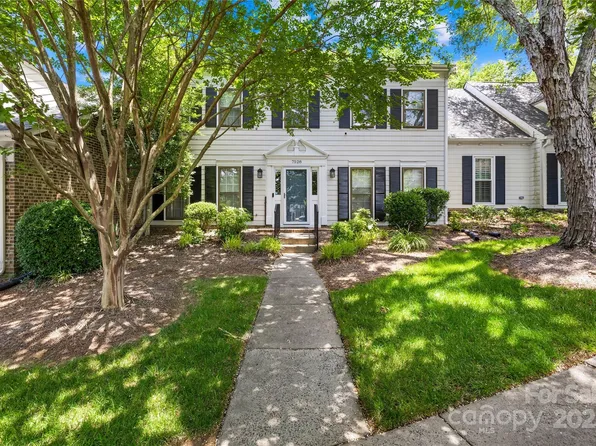 7528 Red Oak Ln, Charlotte, NC 28226