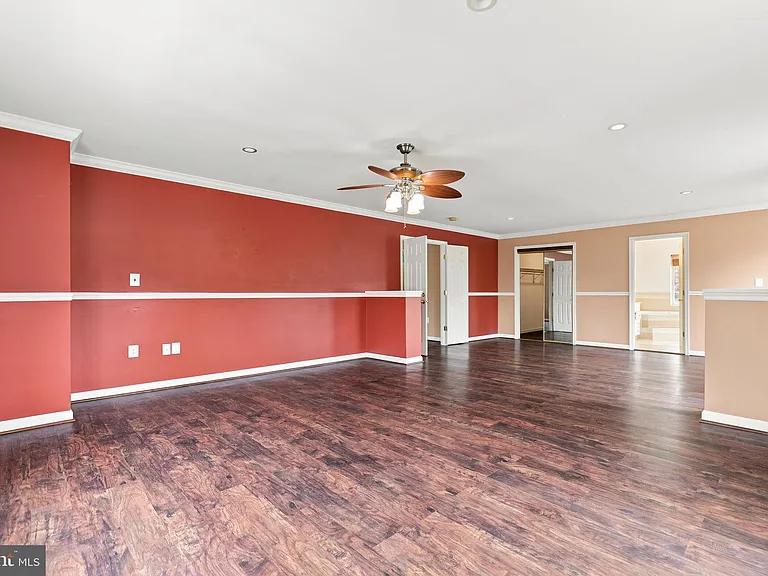 8916 Rugby Rd — Photo 49