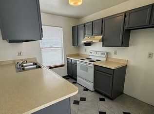 471 Bradshaw Ln #10, Palm Springs, CA 92262