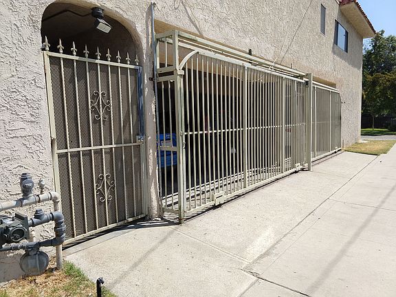 5th image of 6270 Hazeltine Ave #15