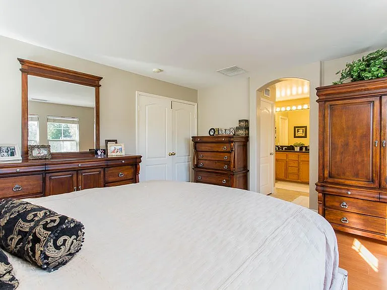 2527 Aurora Ln — Photo 12
