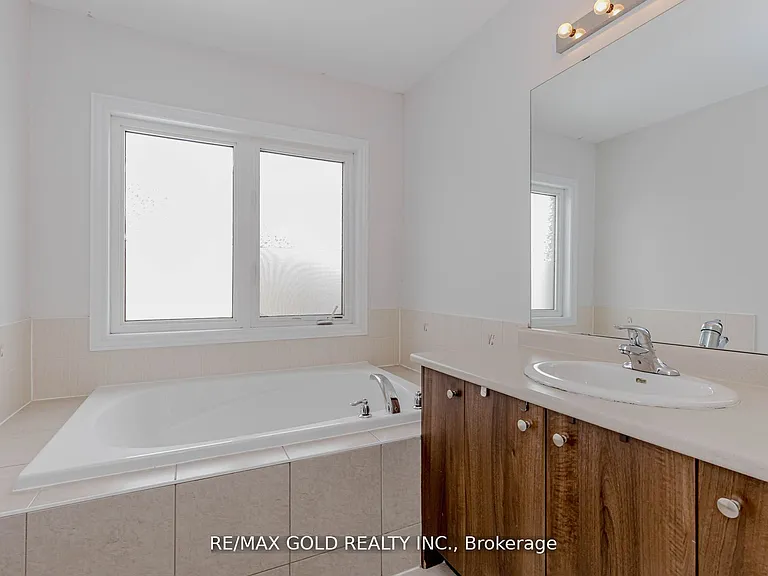 39 Chesterwood Cres — Photo 31