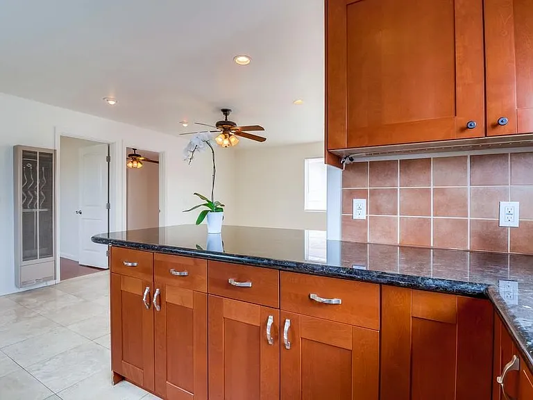 741 Agate St — Photo 4