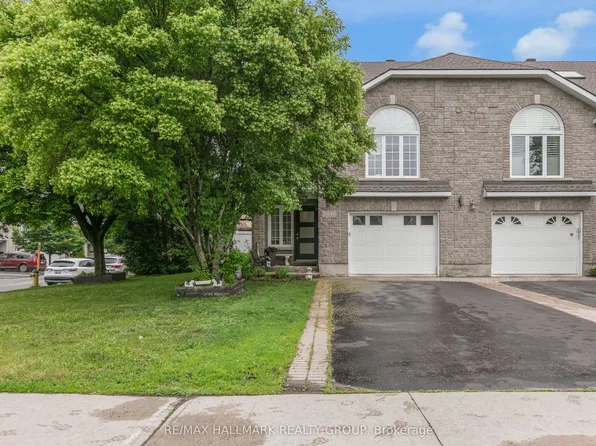 2051 N Frank Bender St, Ottawa, ON K1C 1M7