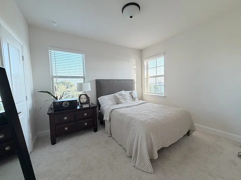 7933 Sunset Blvd — Photo 11