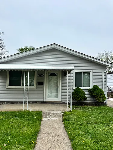 23528 Columbus Ave Photo 1