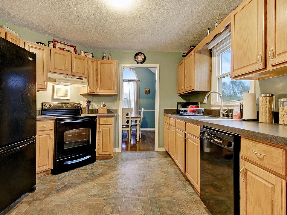 1st image of 262 Windmeade Cir