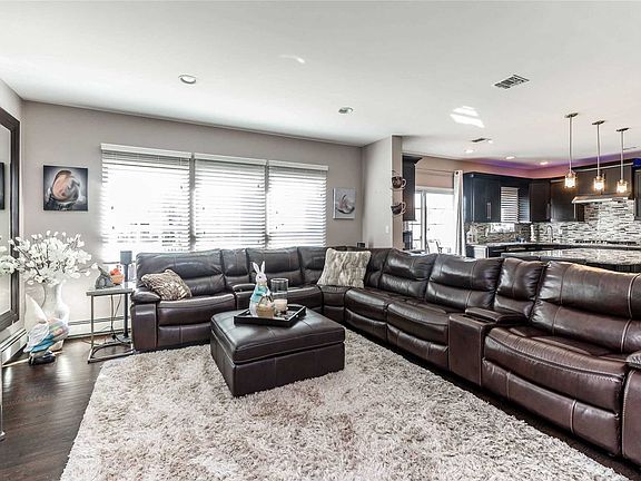 3rd image of 3634 Somerset Dr