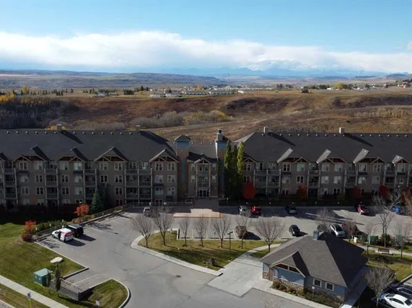 207 SE Sunset Dr #307, Cochrane, AB T4C 0H7