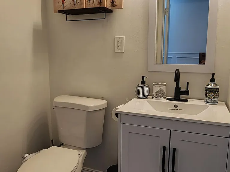 2548 E Wilson Ave — Photo 144