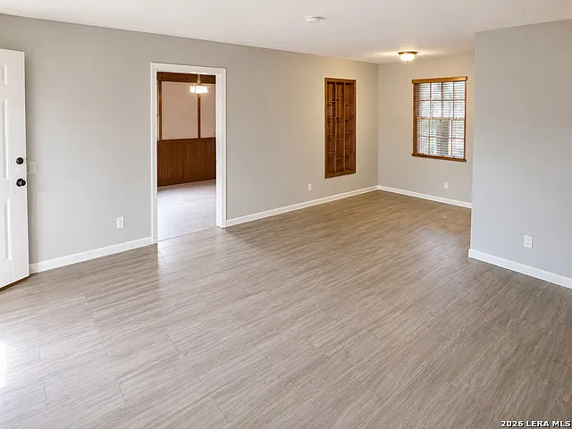 4 bed, 1.0 bath, 1376 sqft, $1,650 — Photo 4