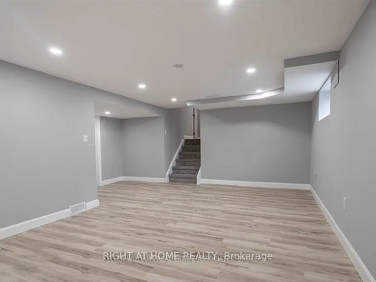 530 Lynda Ln — Photo 18