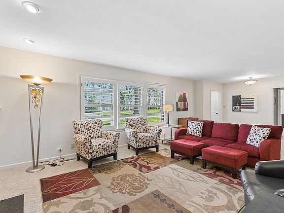 5th image of 151 Pershing Rd