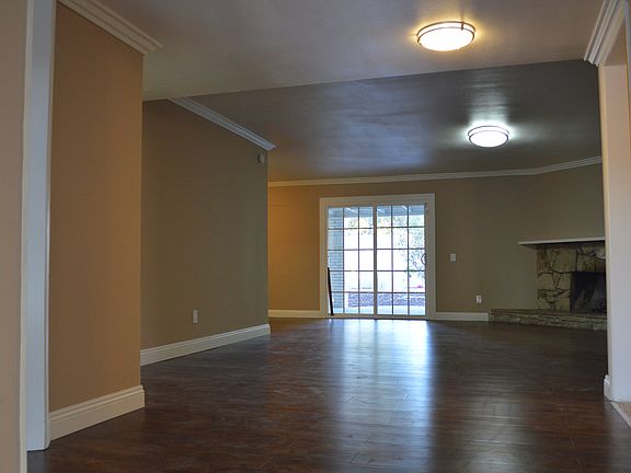2nd image of 15611 Superior St