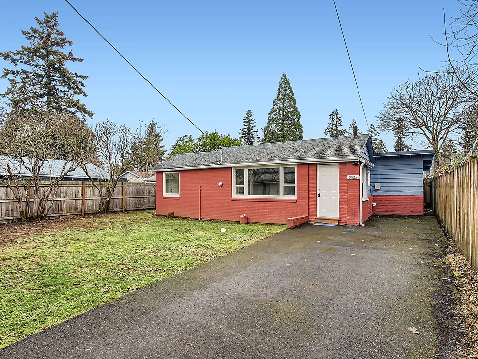 9522 SE 77th Ave