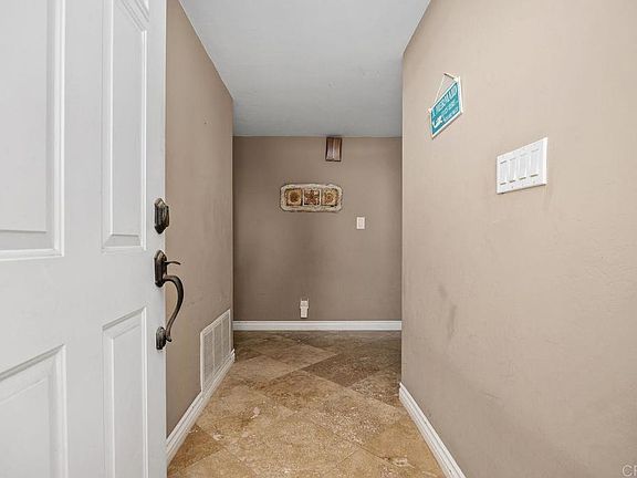 5th image of 1265 Knowles Ave
