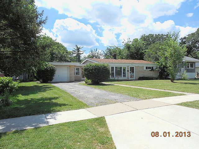 1st image of 235 S Lakeshore Dr