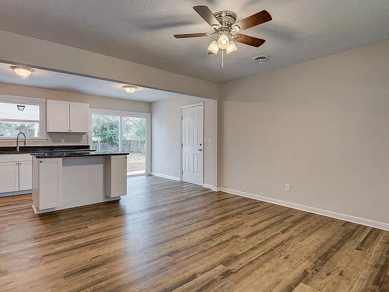 3316 Sylvester Dr — Photo 2