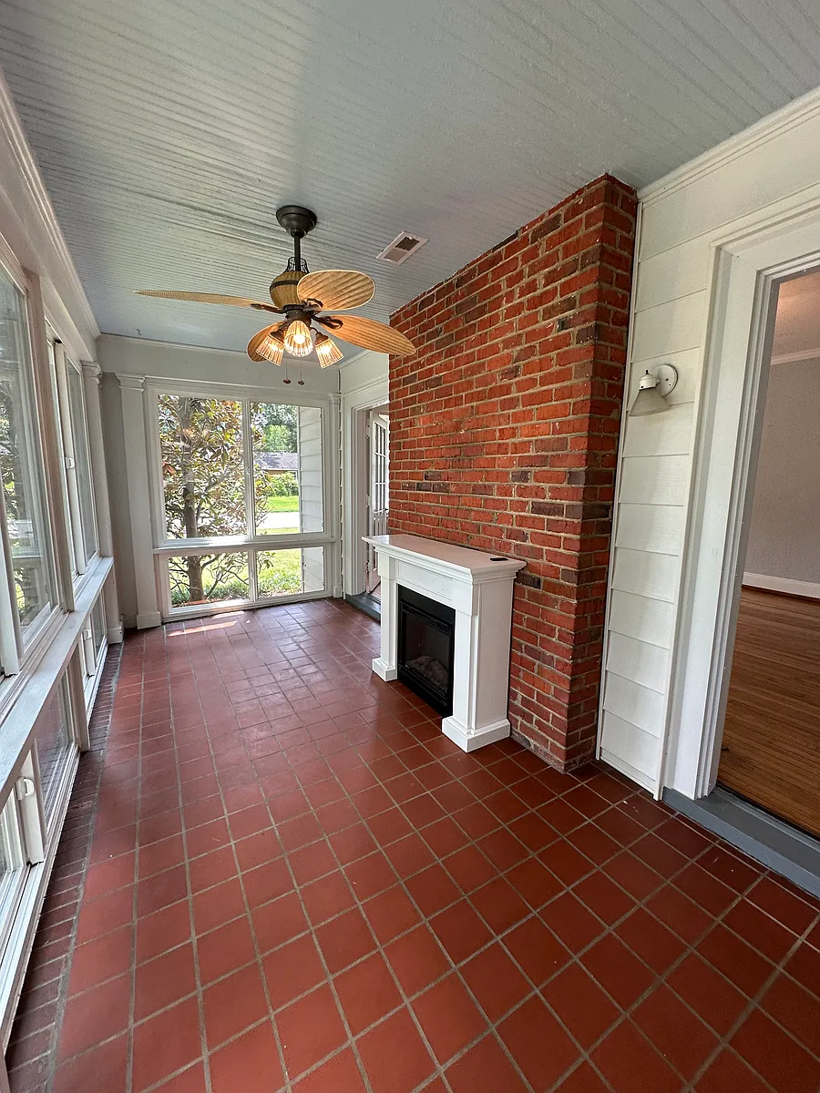 Building Photo - 209 Randolph Cir