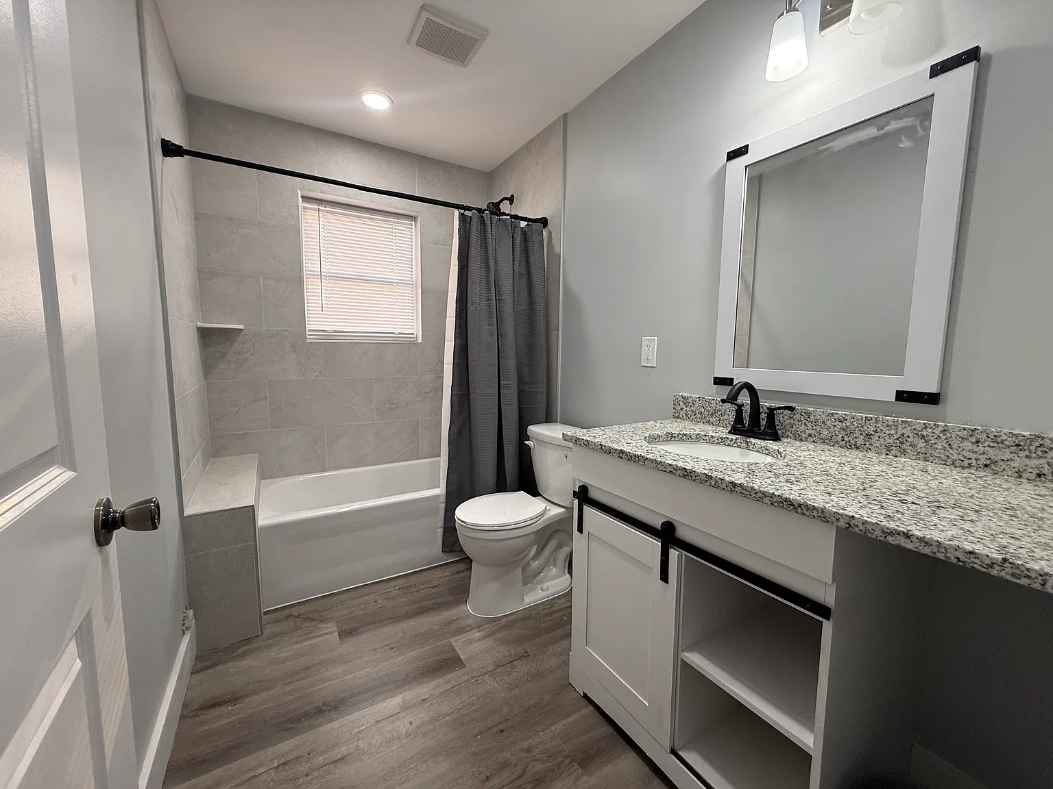 2 bed, 880 sqft, $1,250 — Photo 2
