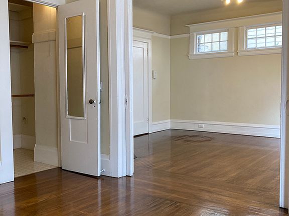 3rd image of 3842 Sacramento St