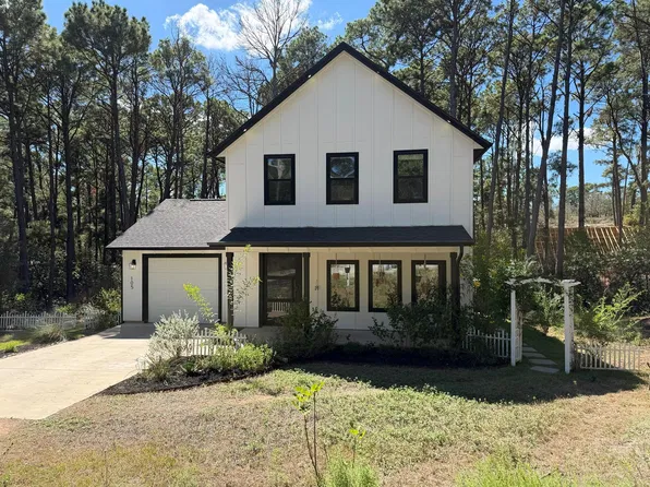105 Mokolii Ct, Bastrop, TX 78602