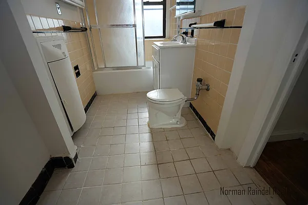 Rented by Norman Raindel, LREB | media 16