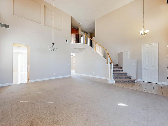 3rd image of 1204 Jewelflower St