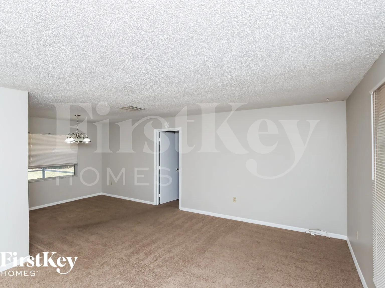 3 bed, 2.0 bath, 1725 sqft, $2,250 — Photo 3