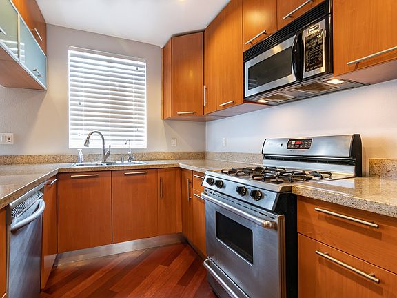 5th image of 2045 Beloit Ave APT 303