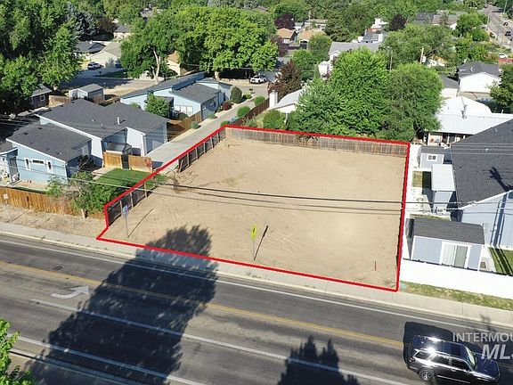2nd image of 4355 N Milwaukee St