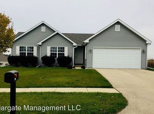 8417 Crooked Bend Rd, Machesney Park, IL 61115