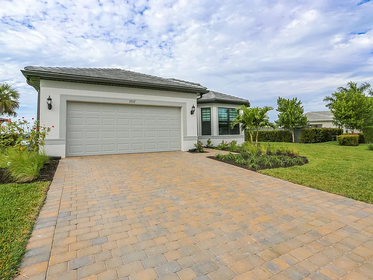 1937 Yellowfin Cir — Photo 7