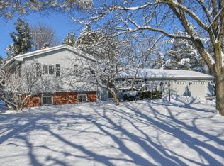 314 Appletree Ln, Eagle, WI 53119
